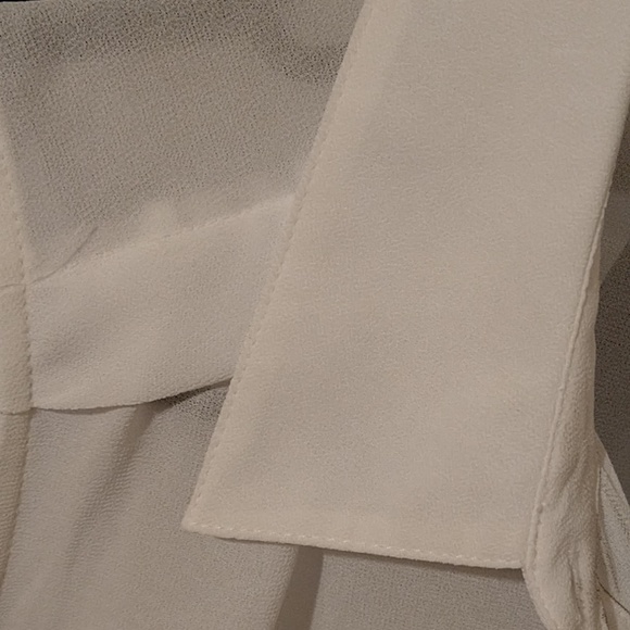 SOLD, SOLD Forever 21 Blouse  ❤️ - Picture 4 of 5